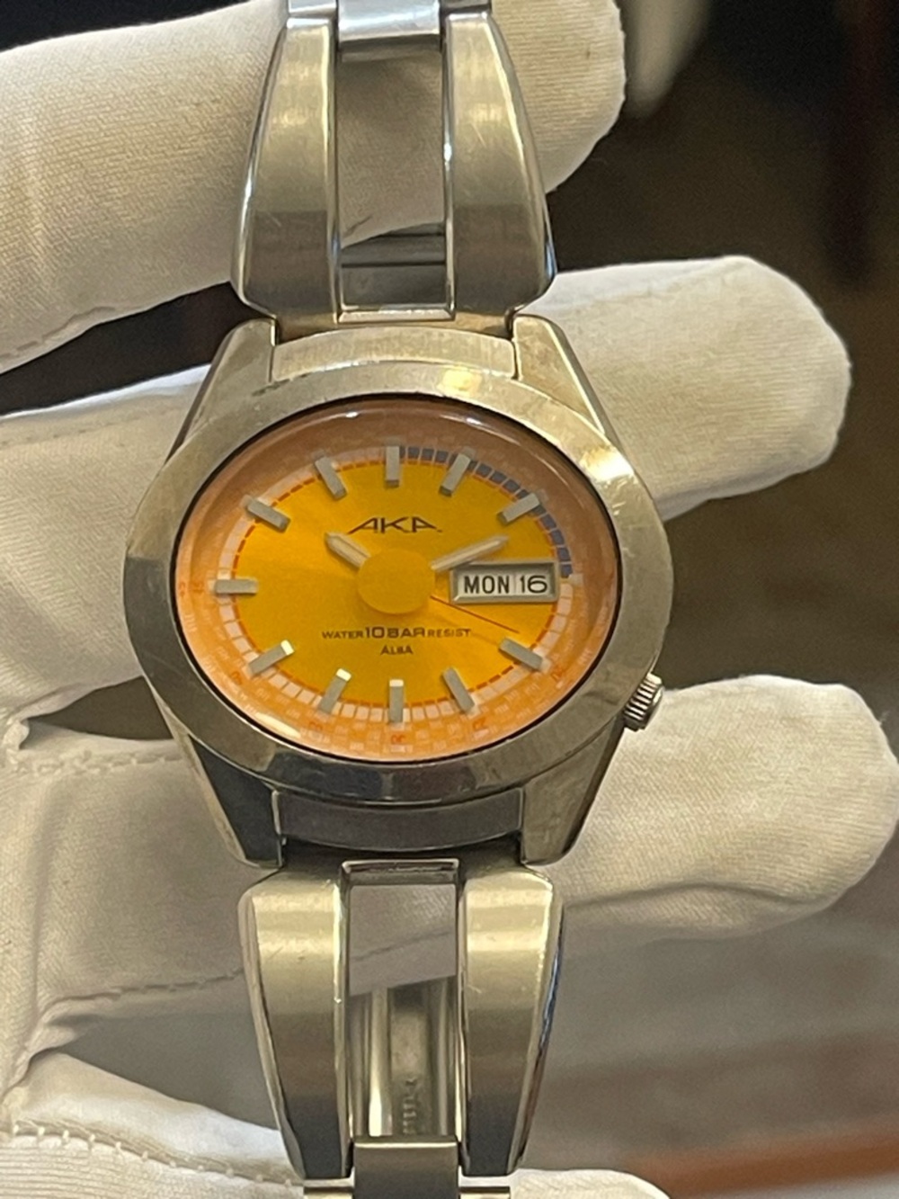 Vintage Seiko Alba AKA Oval Shape Racer Dial Japan Men's Quartz Watch V743-5A10 - Picture 3 of 16
